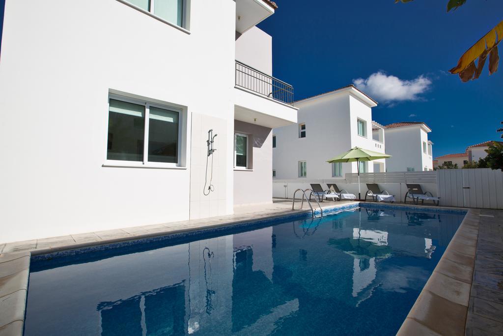 Avra Villas Паралимни Номер фото