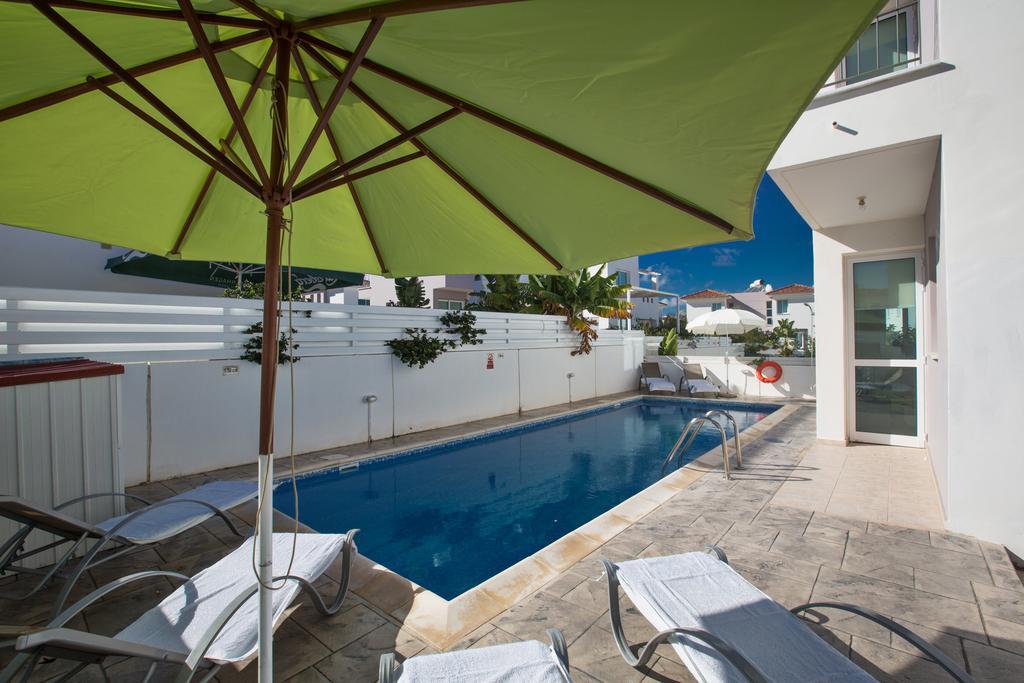 Avra Villas Паралимни Номер фото