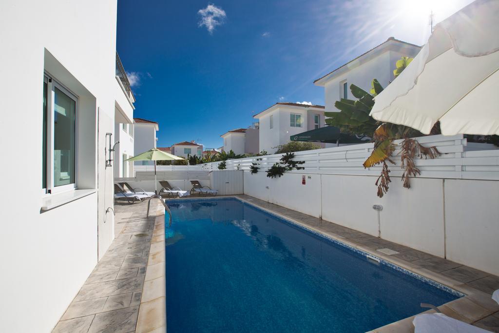 Avra Villas Паралимни Номер фото