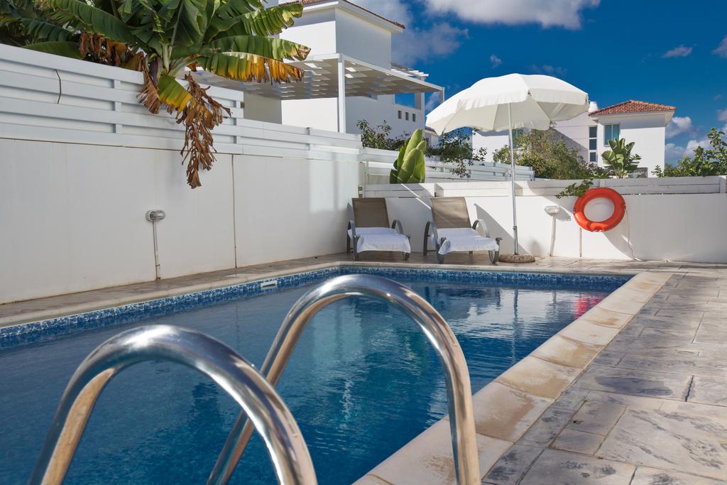 Avra Villas Паралимни Номер фото