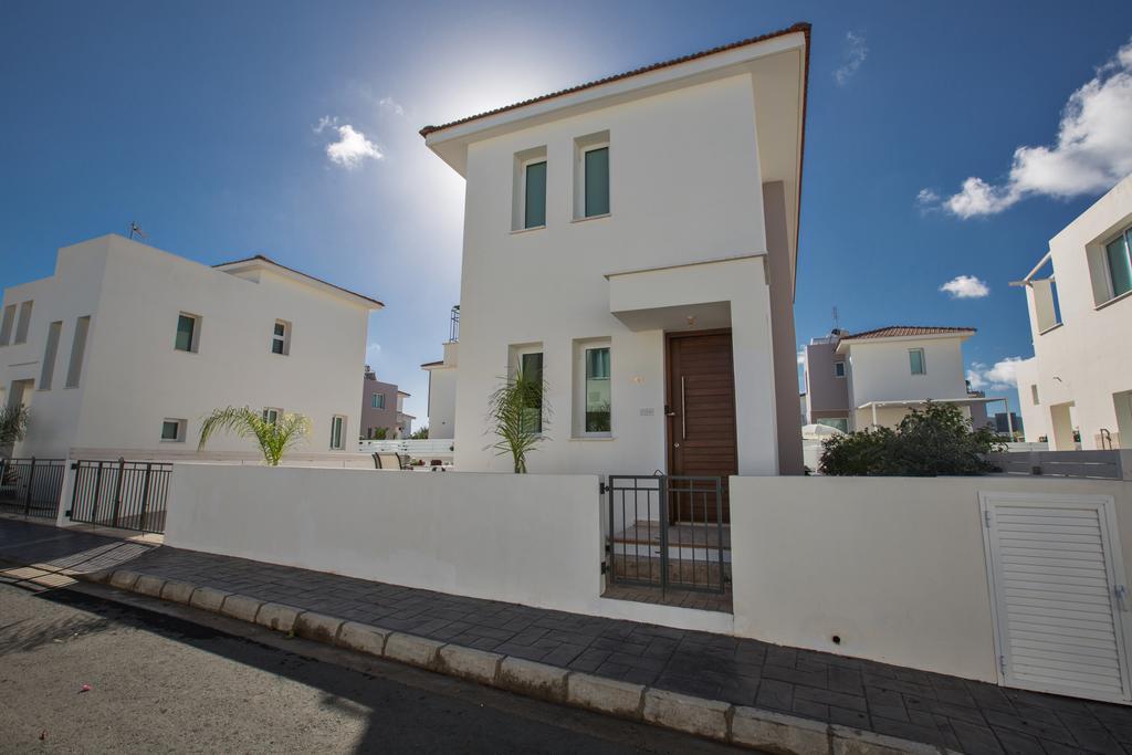 Avra Villas Паралимни Номер фото