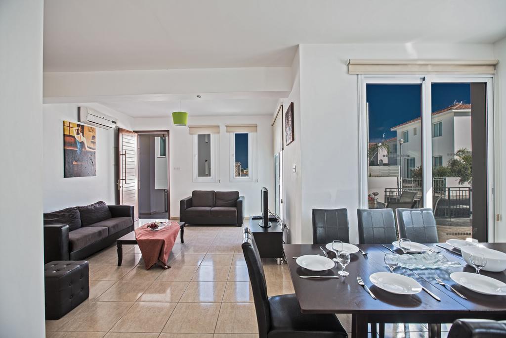 Avra Villas Паралимни Номер фото