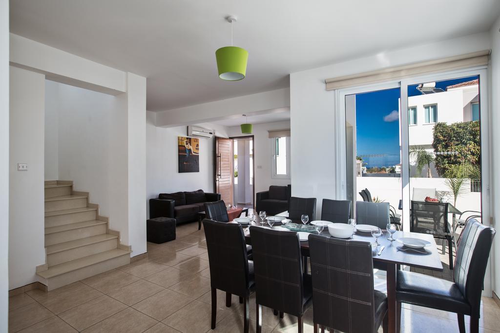 Avra Villas Паралимни Номер фото